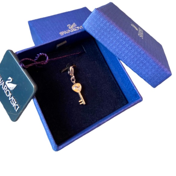 Swarovski heart key small Charm, all packaging included NWT - Picture 3 of 4